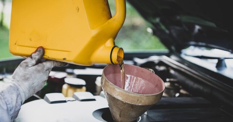 1648957366 How Car Or Truck Engine Oil Different from Bike Engine