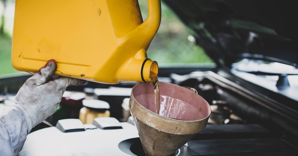 1648957366 How Car Or Truck Engine Oil Different from Bike Engine