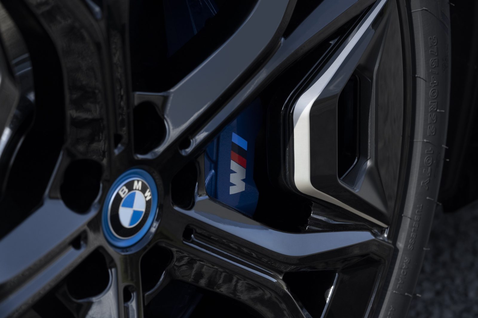 2023 BMW iX M60i