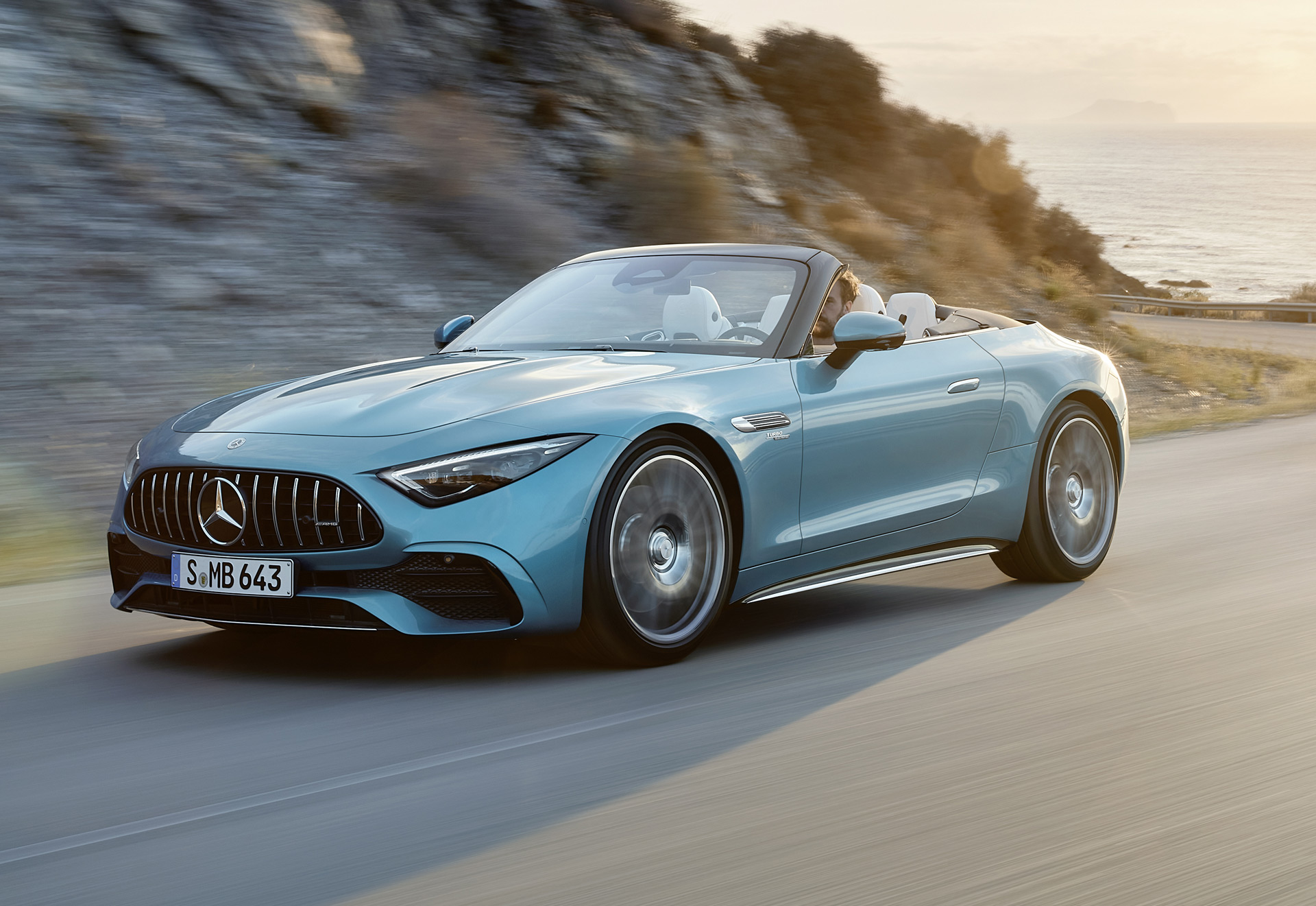 1649253896 Mercedes Benz AMG SL 43 arrives with 4 cylinder engine electrified turbo