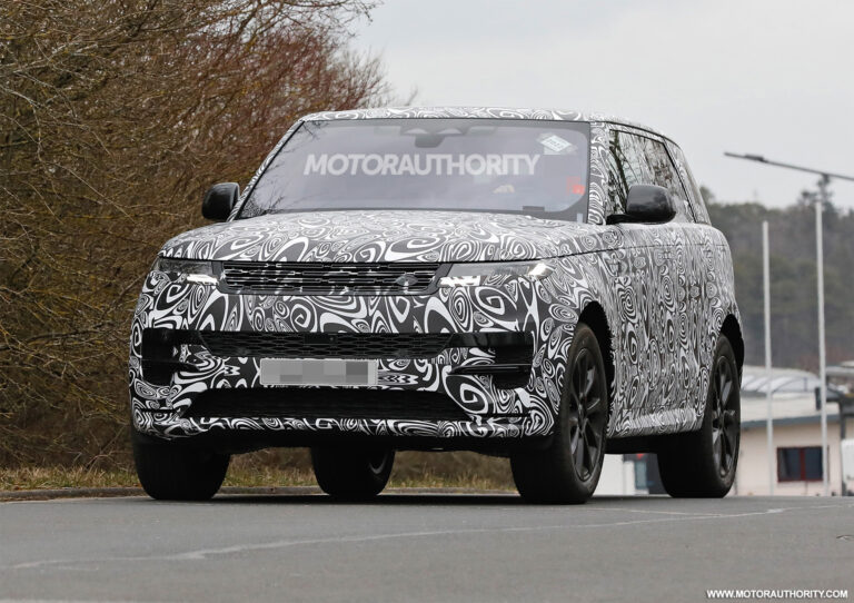 1650910361 Redesigned Land Rover Range Rover Sport to debut May 10