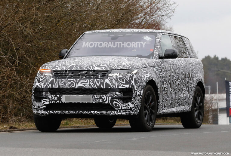 1651237576 2024 Land Rover Range Rover Sport spy shots and video
