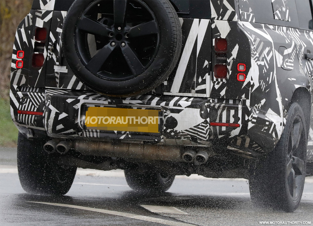2023 Land Rover Defender 130 V-8 spy shots - Photo credit: S. Baldauf/SB-Medien