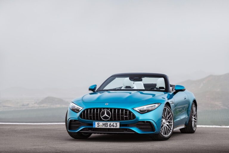 Hyper blue 2022 Mercedes-AMG SL 43 Roadster