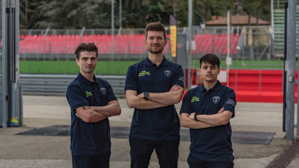 2022 Lamborghini esports drivers (l to r): Jordan Sherratt, Giorgio Simonini, Gianfranco Giglioli