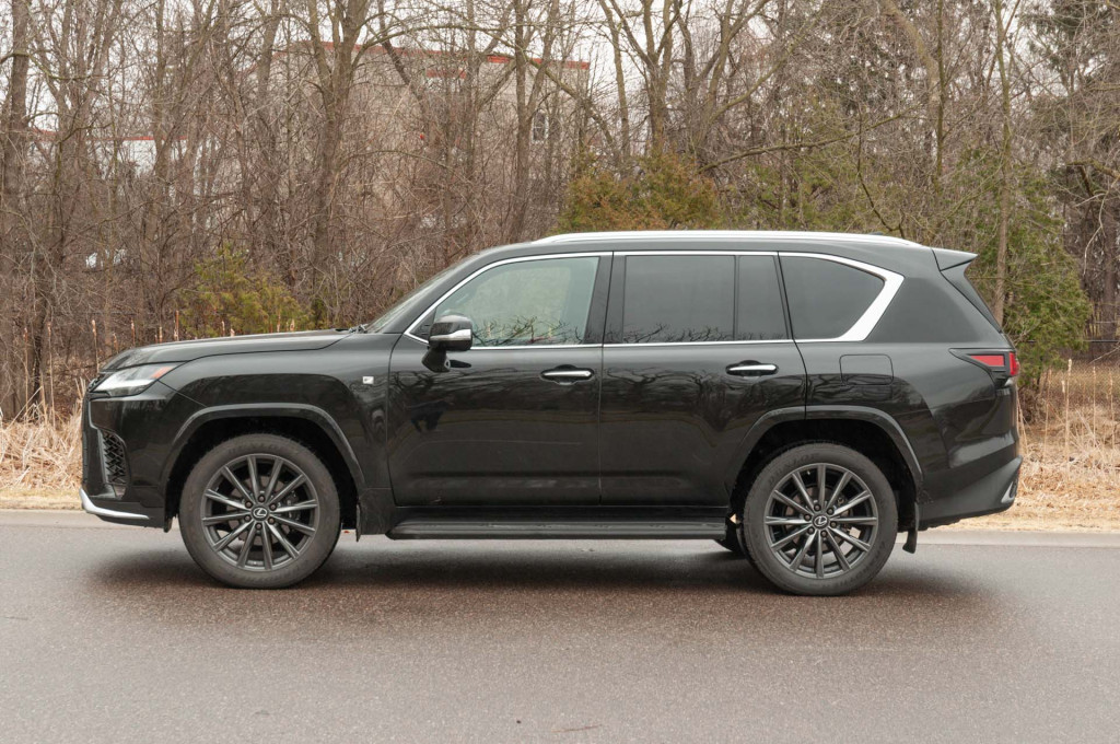 2022 Lexus LX 600 F Sport Handling