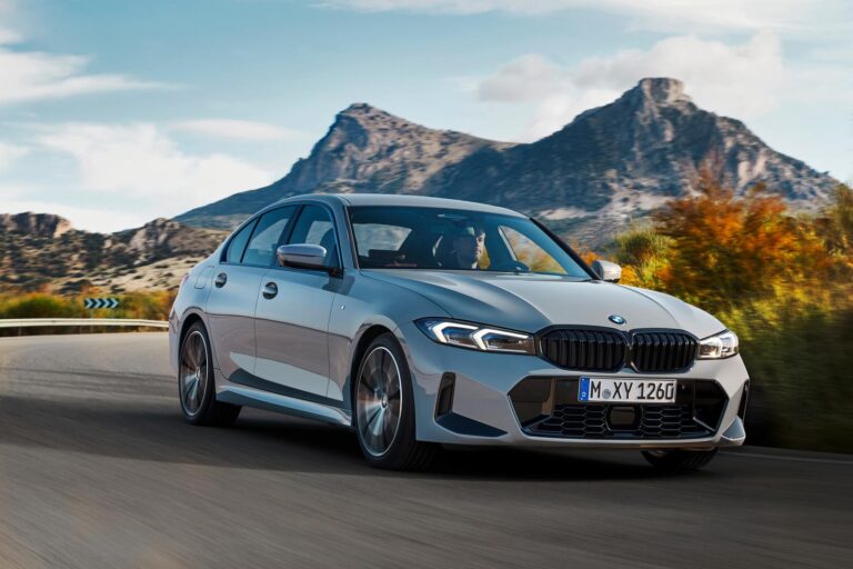 2023 BMW 3 Series sedan