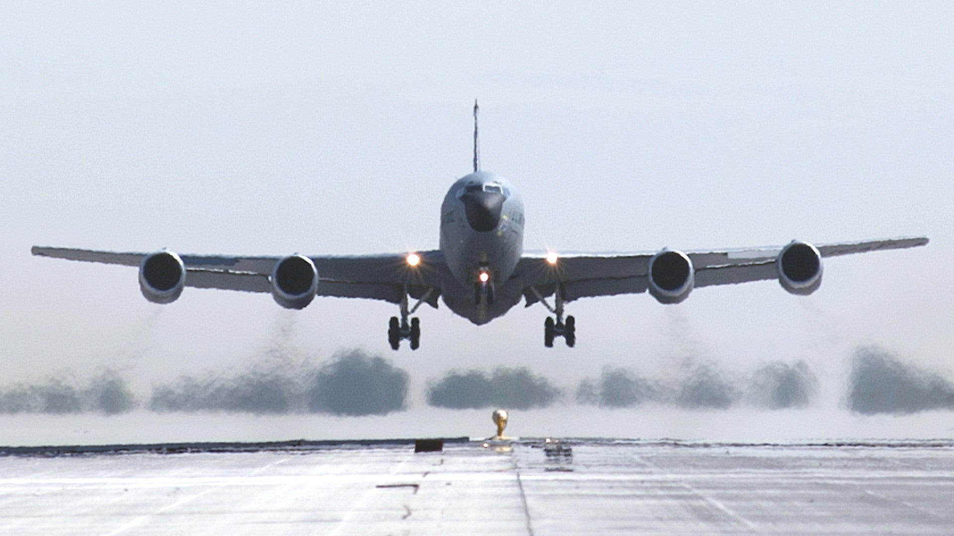 KC 135R Tanker Autopilots Still Suffering From Dangerous Anomalies