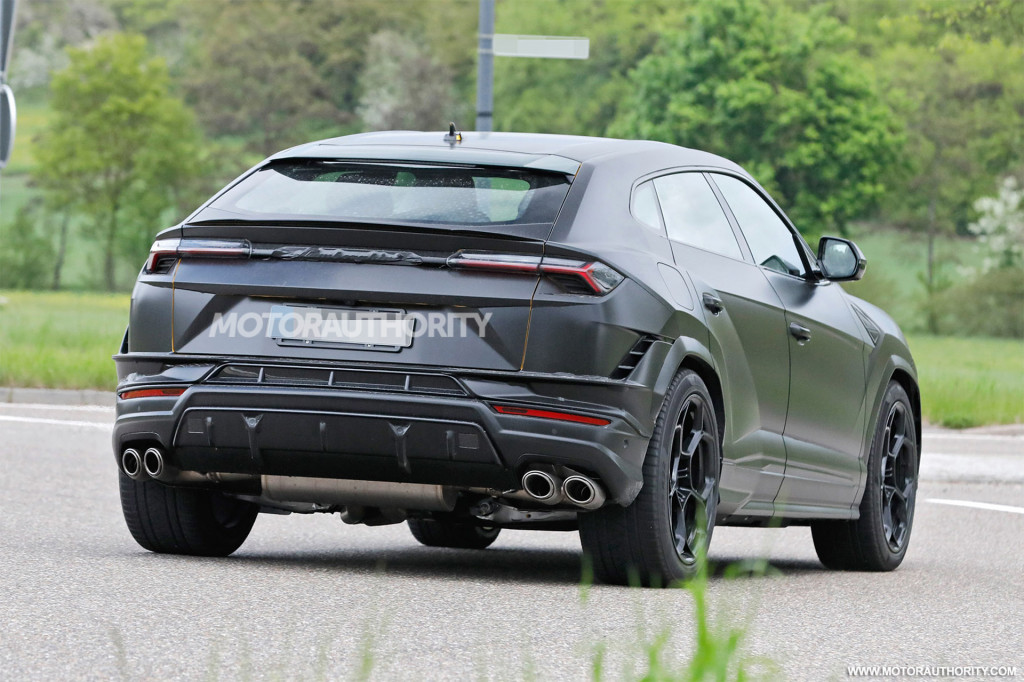 2023 Lamborghini Urus facelift spy shots - Photo credit: S. Baldauf/SB-Medien