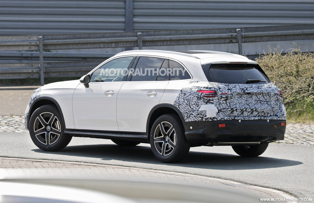 2023 Mercedes-Benz GLC-Class spy shots - Photo credit: S. Baldauf/SB-Medien