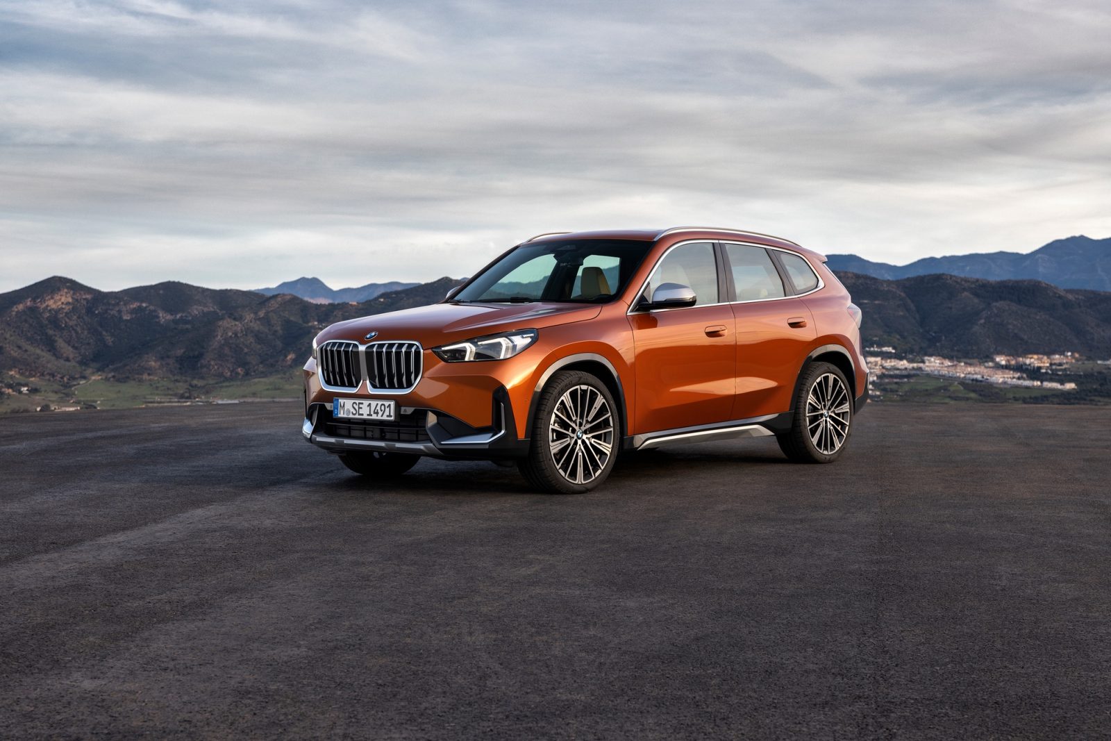 1654042204 469 World Debut The New 2023 BMW X1 and BMW iX1