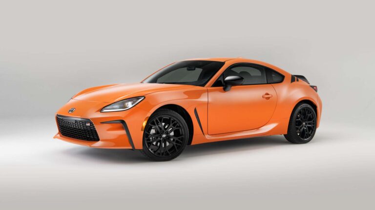 1654091674 2023 Toyota 86 Special Edition blazes with Solar Shift paint