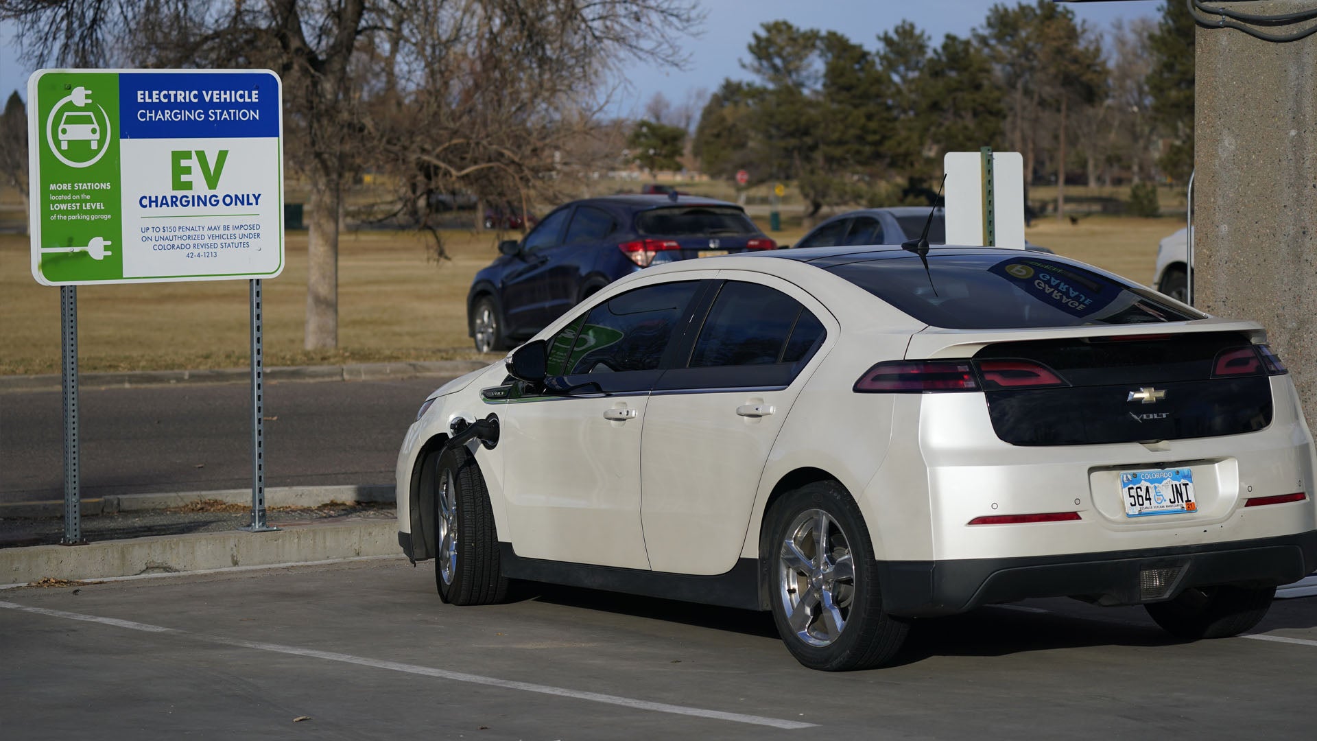 New Federal Standards Will Reshape How We Charge EVs