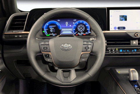 2023 Toyota Crown Hybrid
