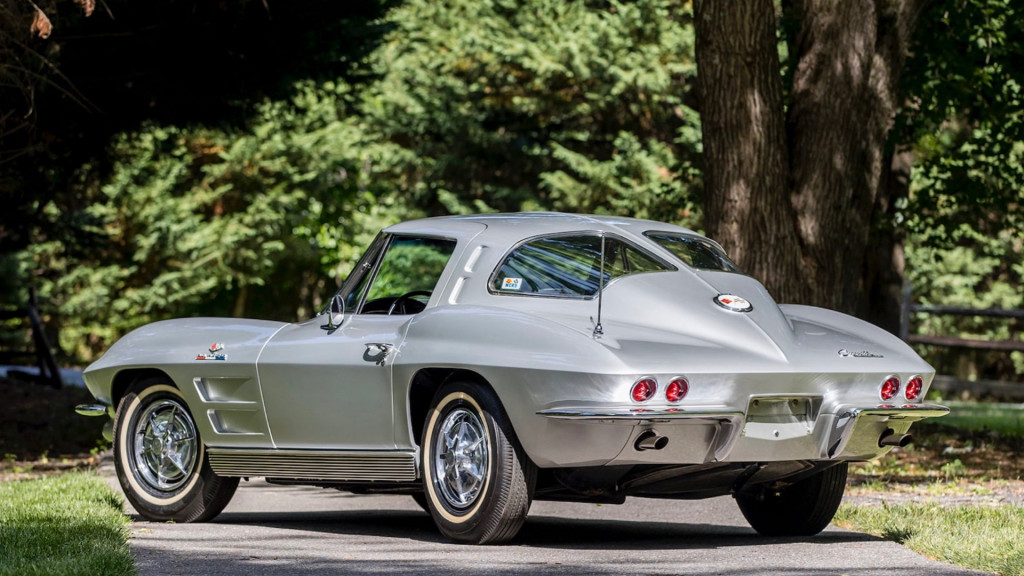 1963 Chevrolet Corvette split window coupe (photo via Mecum Auctions)