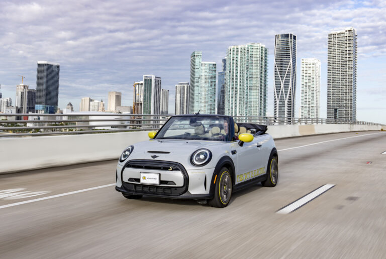 Mini Cooper SE Convertible concept hints at electric drop top