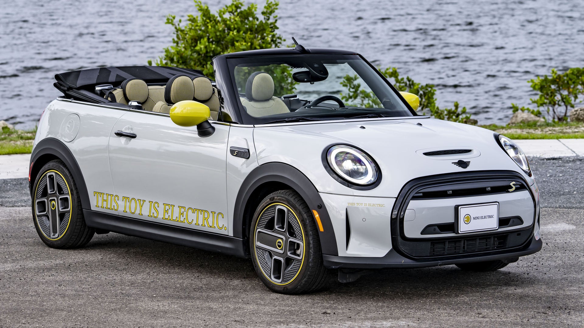 Mini Made an Electric Convertible Cooper SE, But Sadly It’s Not for Sale