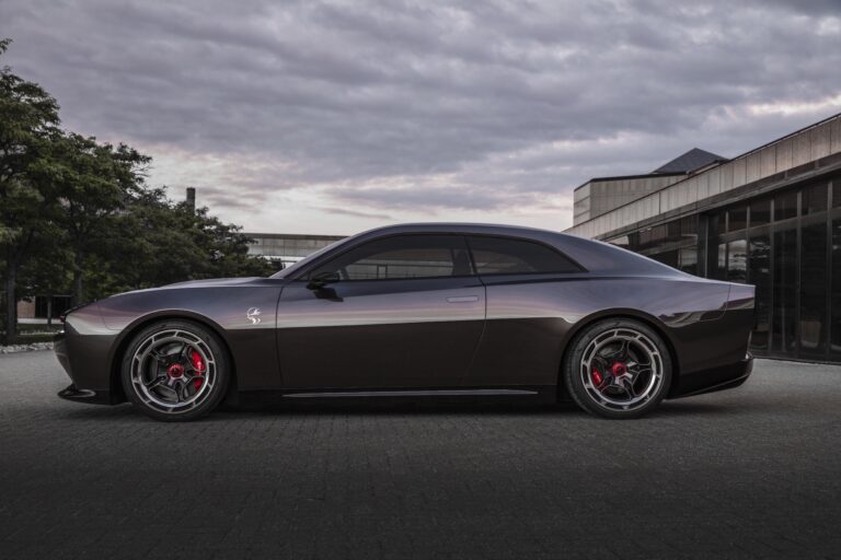 Dodge Charger Daytona Concept 2023 Porsche 911 GT3 RS 2023