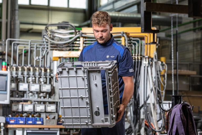 1662037210 BMW starts production of fuel cells for hydrogen electric X5