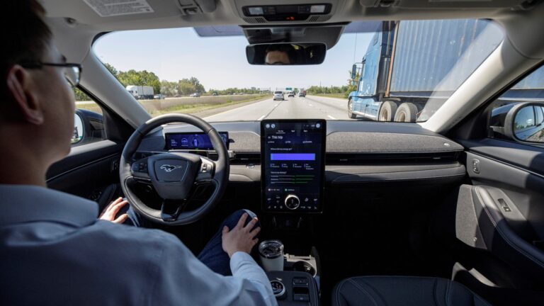 1662738424 Ford Bluecruise adds hands free lane changes
