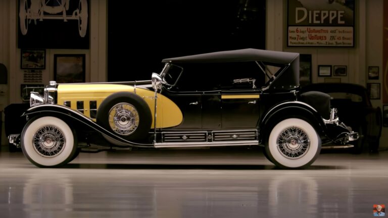 1930 Cadillac V 16 thunders into Jay Lenos Garage