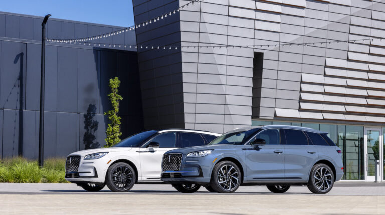 2023 Lincoln Corsair debuts with automatic lane change capable Activeglide system
