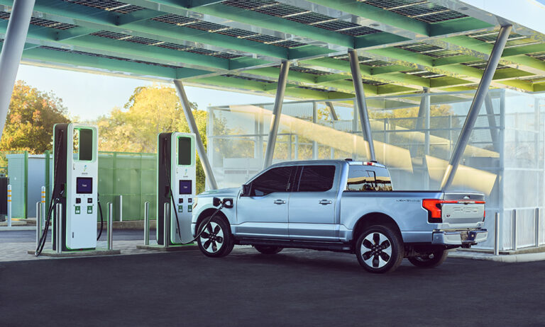 Charged EVs Ford F 150 Lightning buyers get 250 kWh