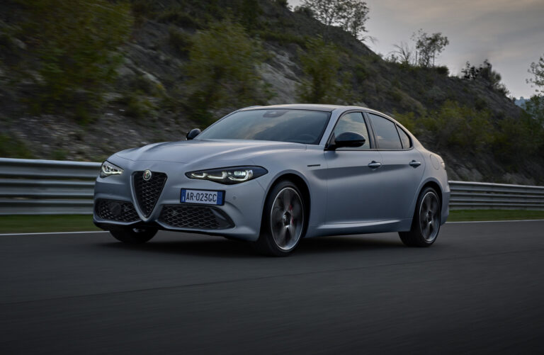 1666892072 Alfa Romeo Giulia and Stelvio receive new style tech