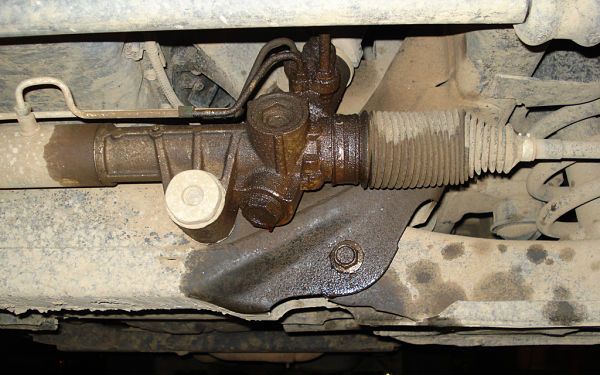 Fluid leak is one of steering rack most common and easily detected symptoms.