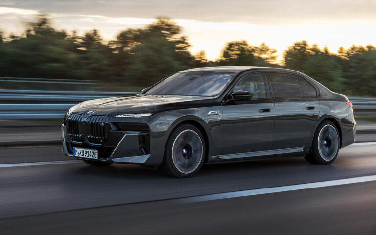 1667923072 2023 BMW 7 Series gets hands free driving mode for highways