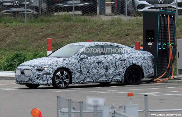 1670409551 2025 Mercedes Benz EQA spy footage