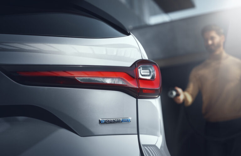 1670959062 The 2024 Mazda CX 90 flagship will offer plug in hybrid powertrain