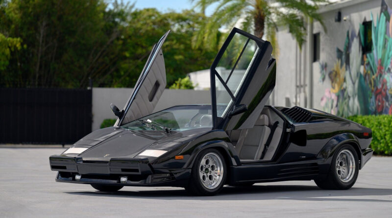1674501016 Lamborghini Countach with 155 miles original tires up for auction