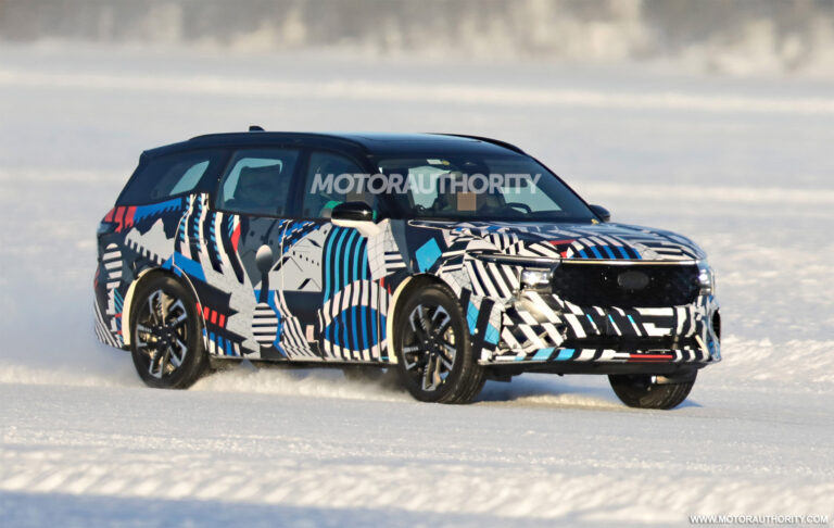 1674819970 2024 Ford Edge spied for China