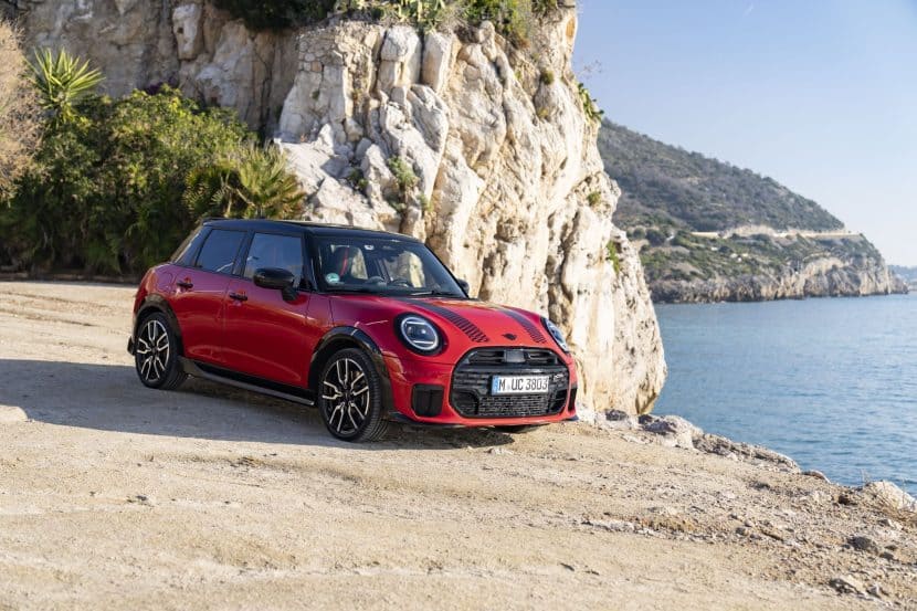 2025 Mini Coopers 5-door front-end view