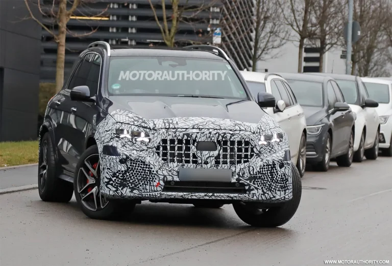 1740475795 2027 Mercedes Benz AMG GLE 63 spied on for the first.webp
