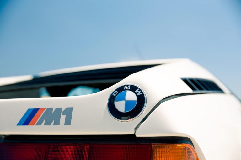 BMW Classic restores a crashed M1