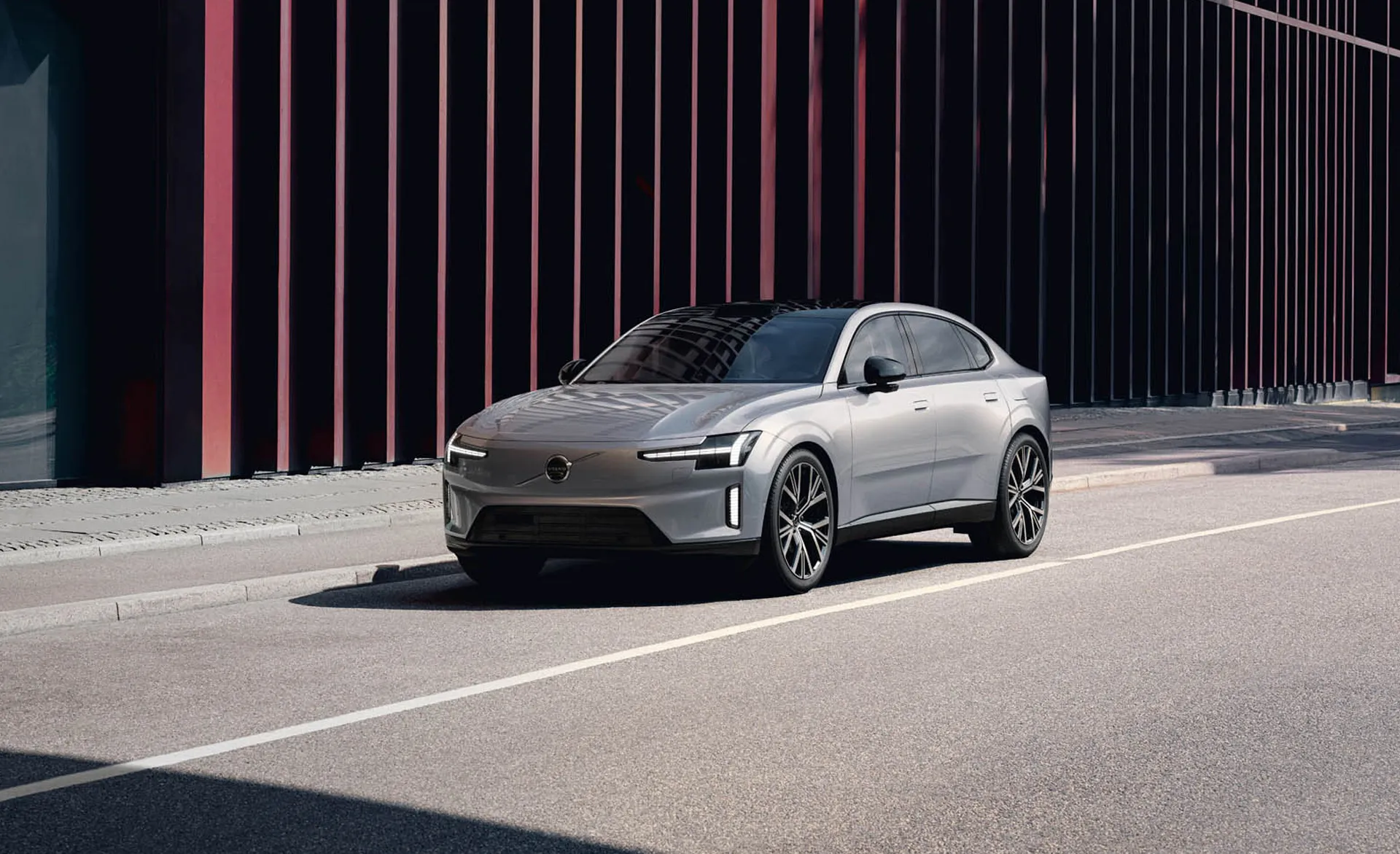 1741169492 Volvo ES90 Electric Liftback ends up with 800 volt tech 670 hp.webp