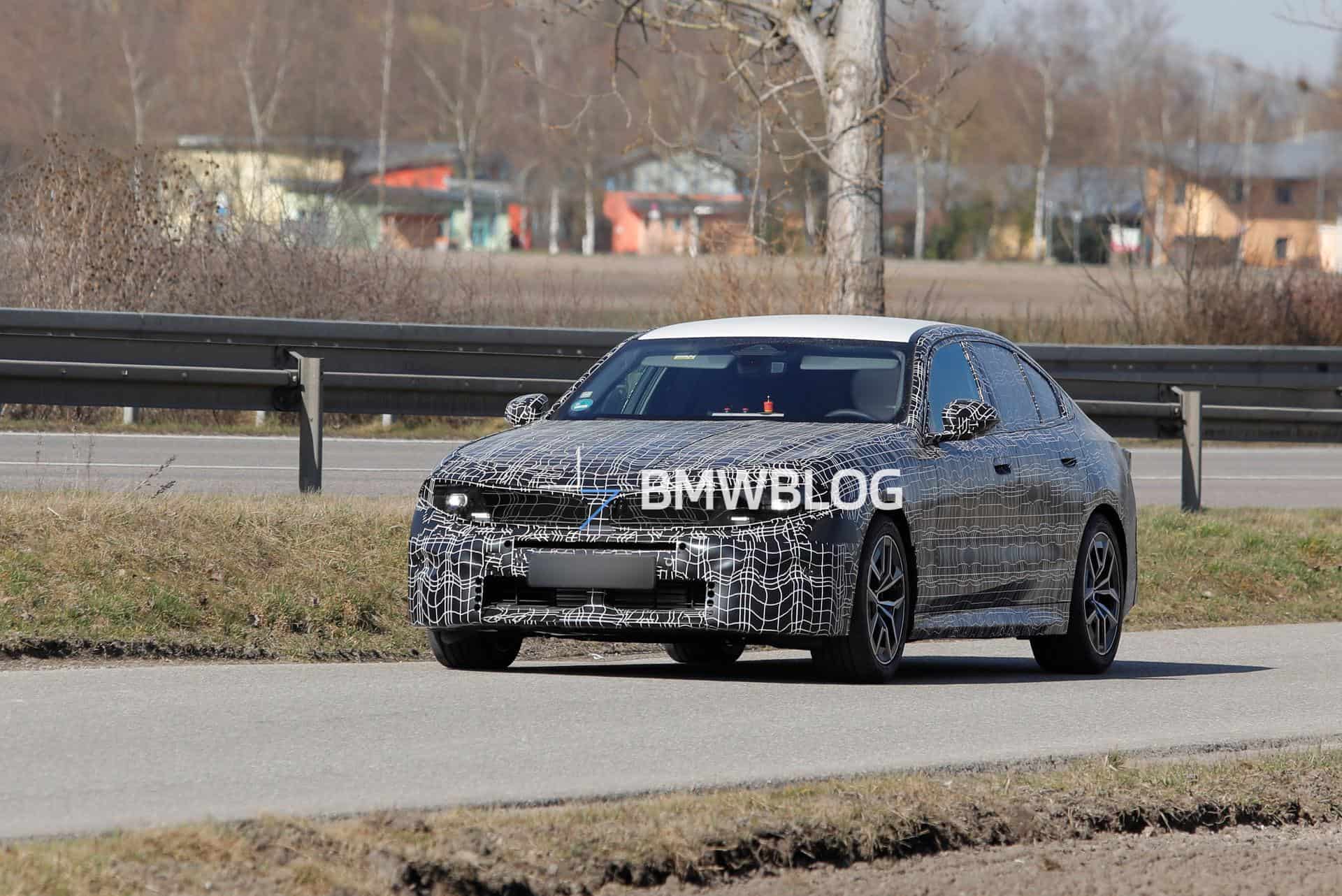 2027 BMW 5 SERIES FACELIFT SPY PHOTOS 11