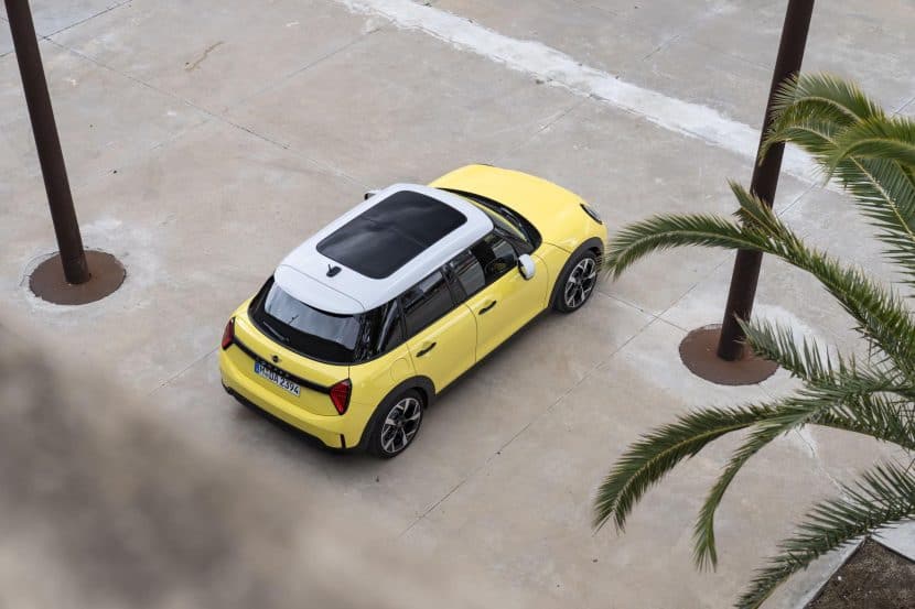 Mini Coopers sunny side yellow 03