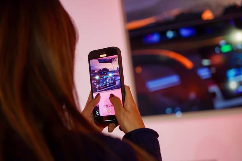 Chinese smartphone user 00