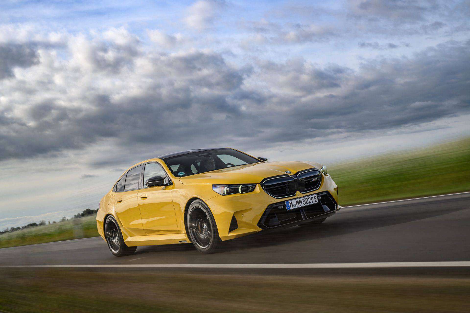 1743454991 Chris Harris drifts and praises the new BMW M5 G90