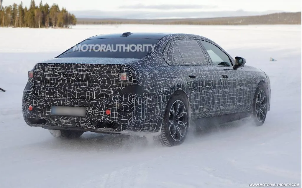 2027 BMW 7 Series Facelift Spy Shots - Photo About Baldauf