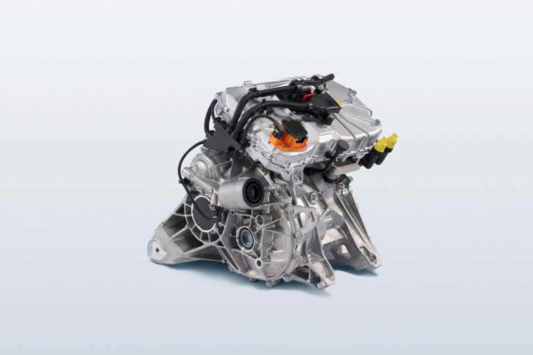 1743767994 BMW IX5 IX6 and IX7 receive gene6 batteries and engines