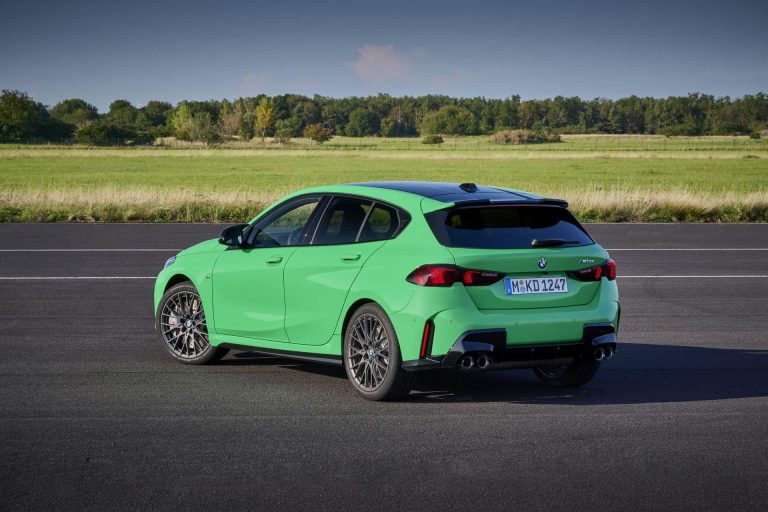 1745681923 BMW I1 NB0 Fliesheck in 2028 with rear wheel drive