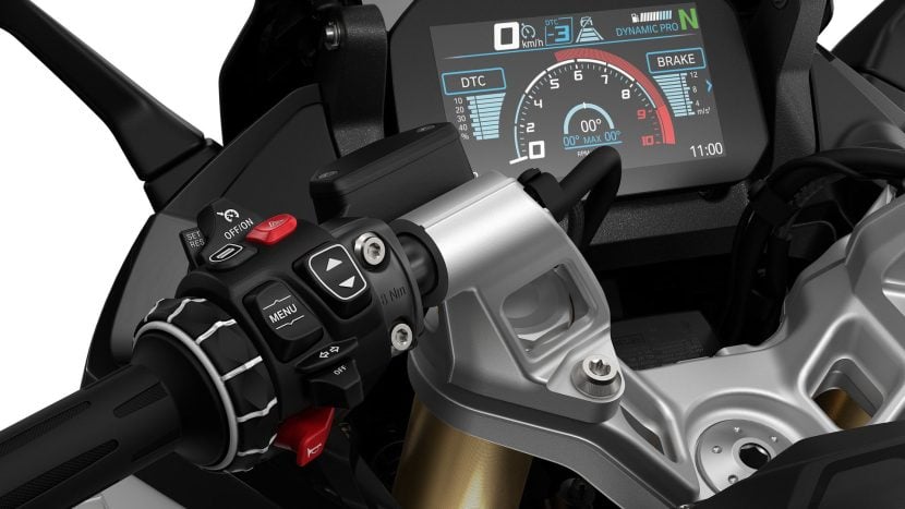2026 BMW R 1300 RS 02