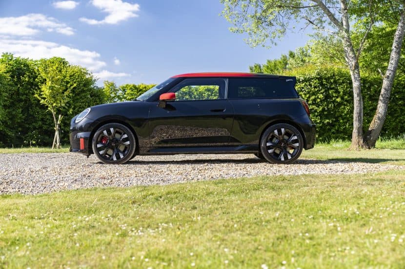 Mini JCW J01 Midnight Black II 00