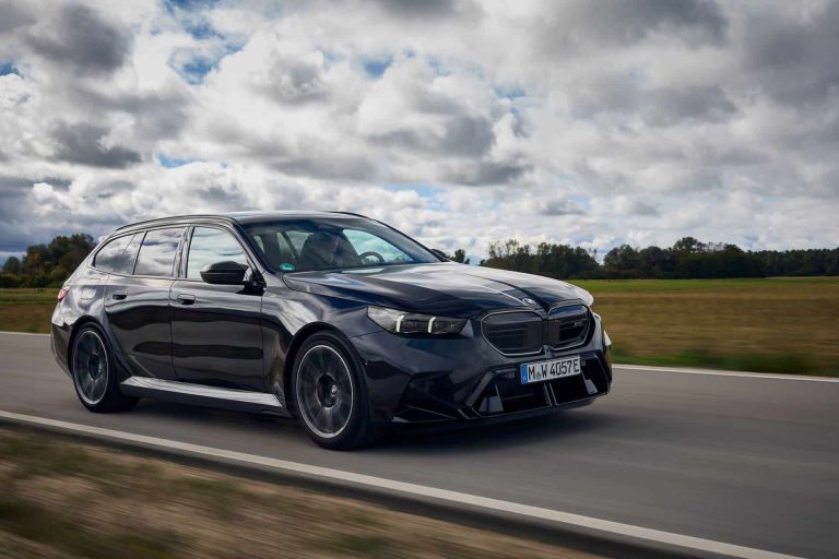 1748361380 US buyers prefer the BMW M5 that tour the limousine