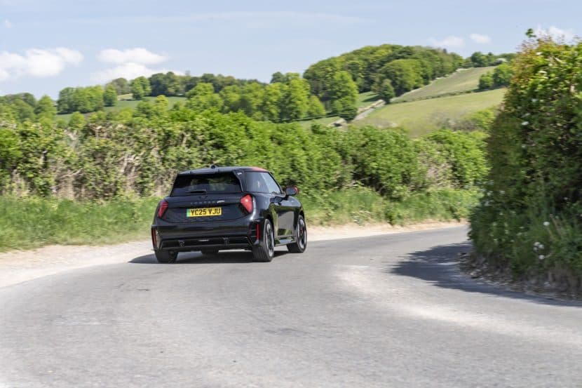 Mini Cooper JCW Electric J01 Midnight Black 11