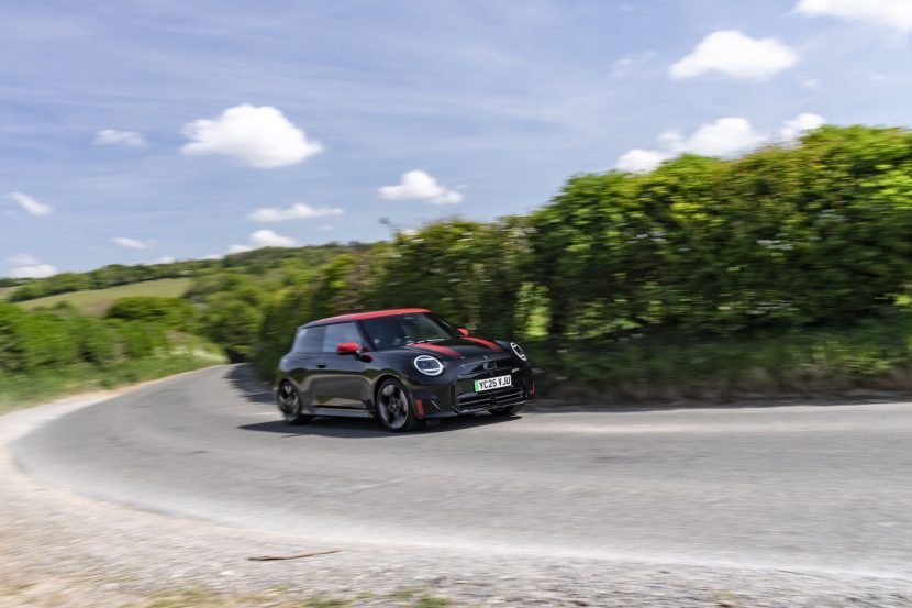 Mini Cooper JCW Electric J01 Midnight Black 41
